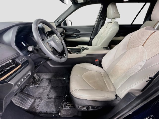 Certified 2025 Toyota Grand Highlander AWD Hybrid image 22