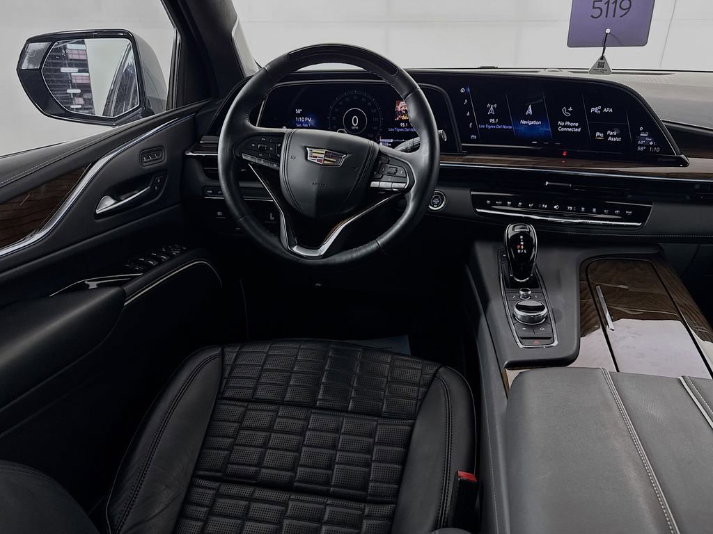 Used 2023 Cadillac Escalade Sport Platinum w/ LPO, ONYX Package image 29