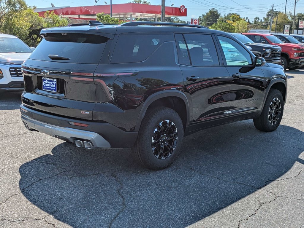 New 2027 Chevrolet Traverse Z71 w/ Enhanced Driving Package AWD/4WD image 4