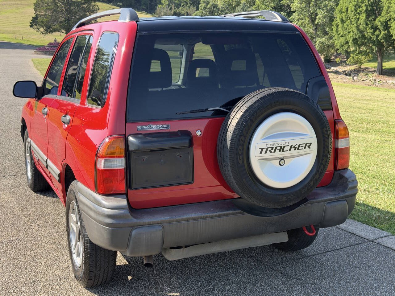 Used 2003 Chevrolet Tracker 2WD w/ Preferred Equipment Group image 8