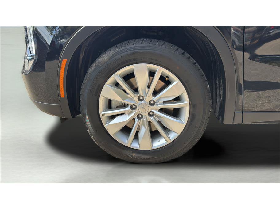Used 2025 Mitsubishi Outlander ES FWD image 12