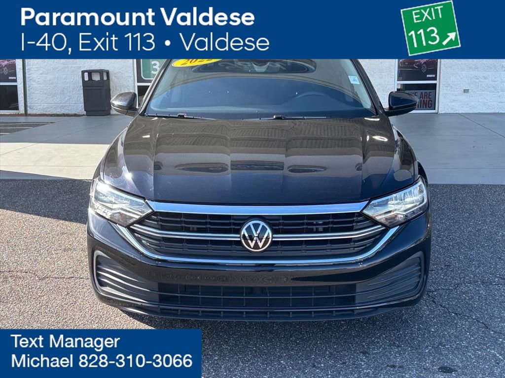 Used 2022 Volkswagen Jetta SE image 22