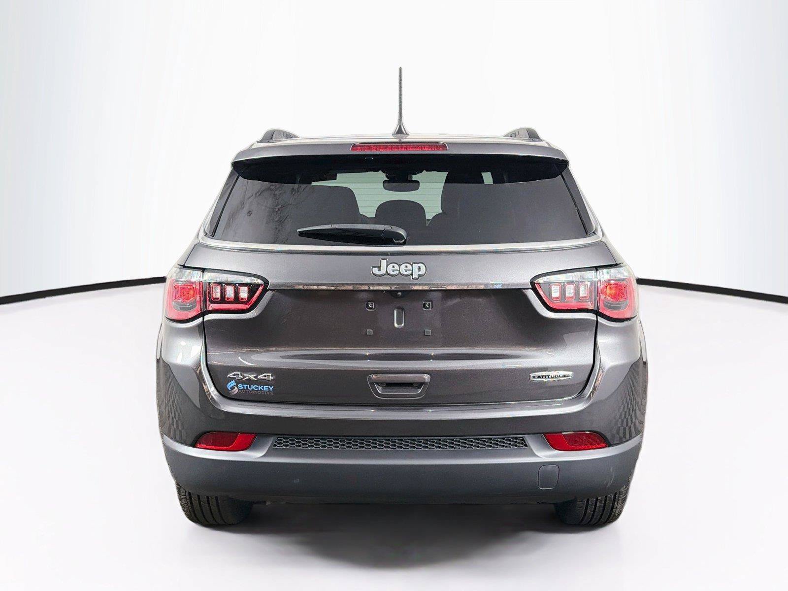 Used 2023 Jeep Compass Latitude AWD/4WD image 10