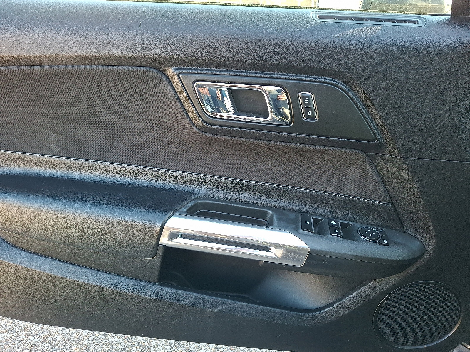 Used 2017 Ford Mustang Convertible image 13