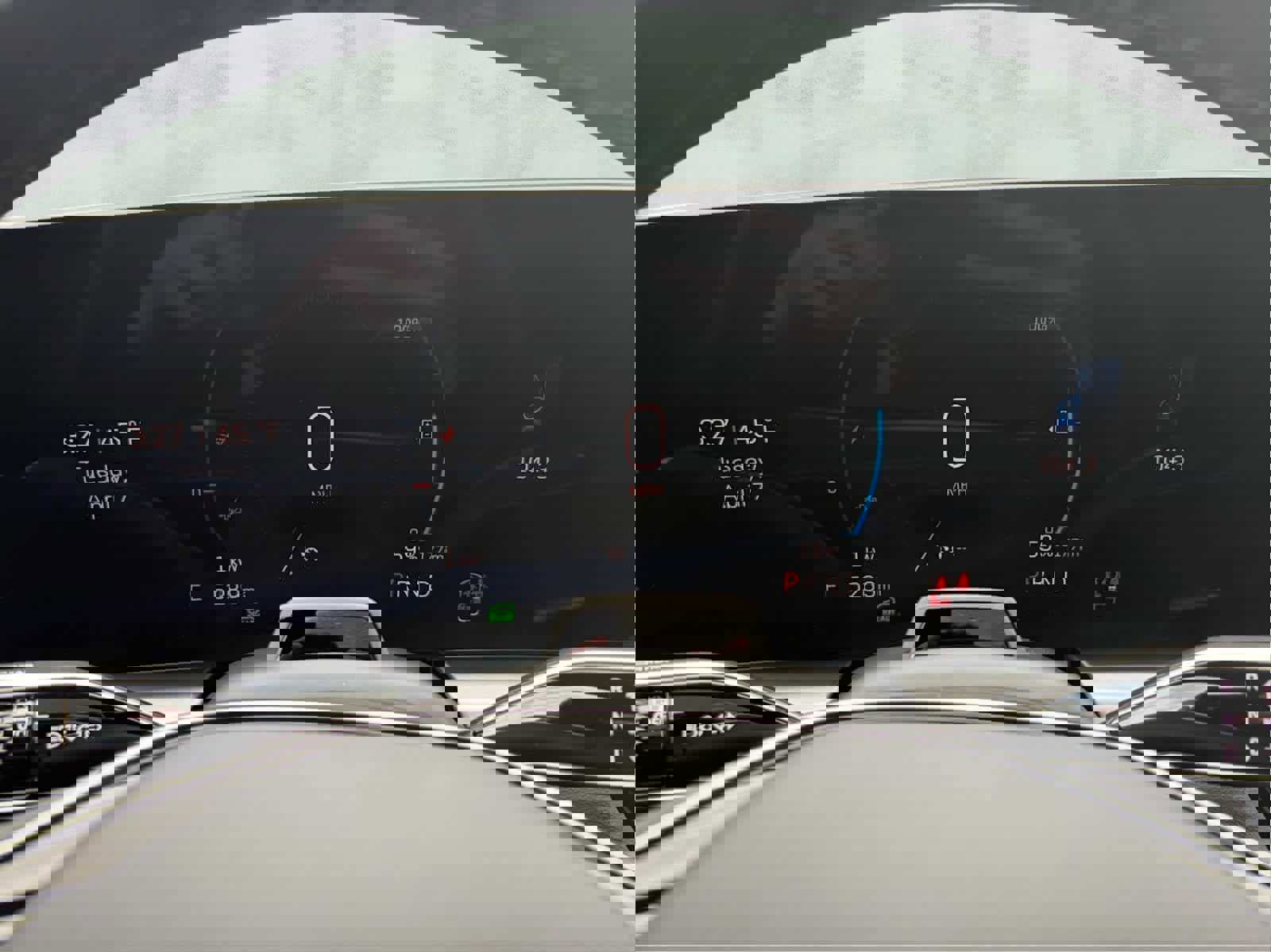 Used 2025 Cadillac Lyriq Luxury w/ LPO, Floor Liner Package AWD/4WD image 14