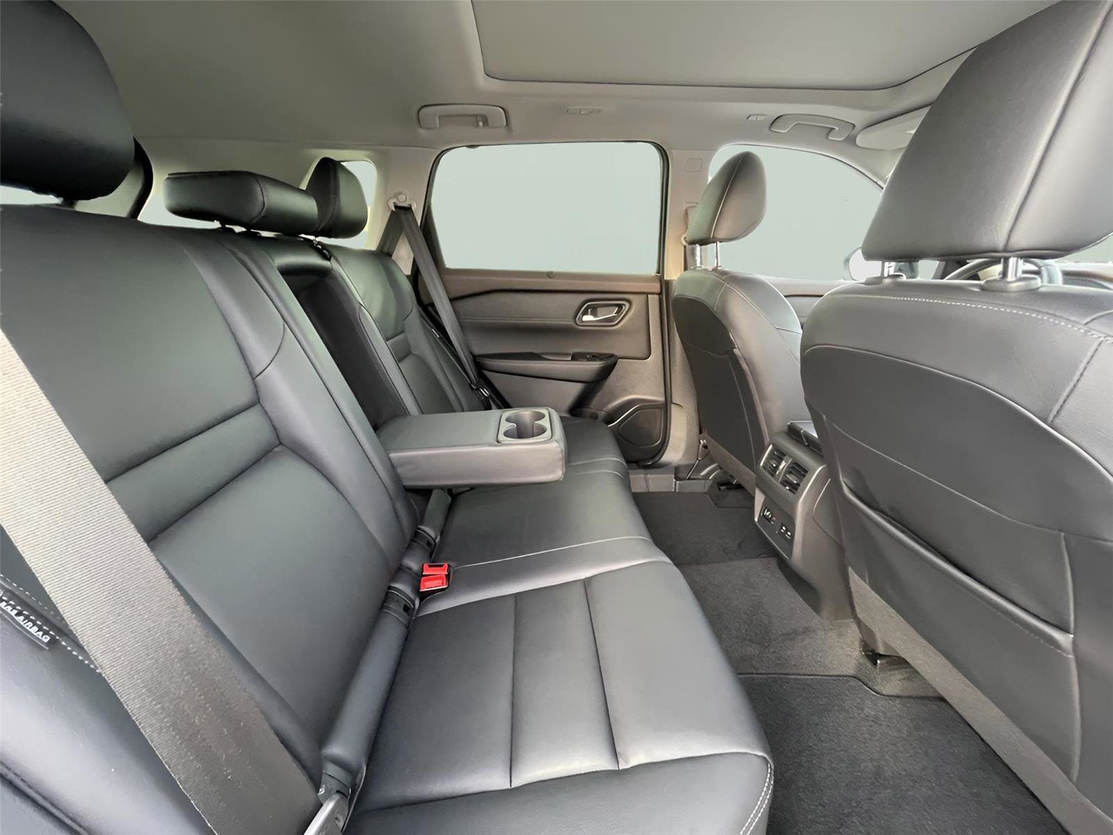 Used 2023 Nissan Rogue SL w/ SL Premium Package image 17