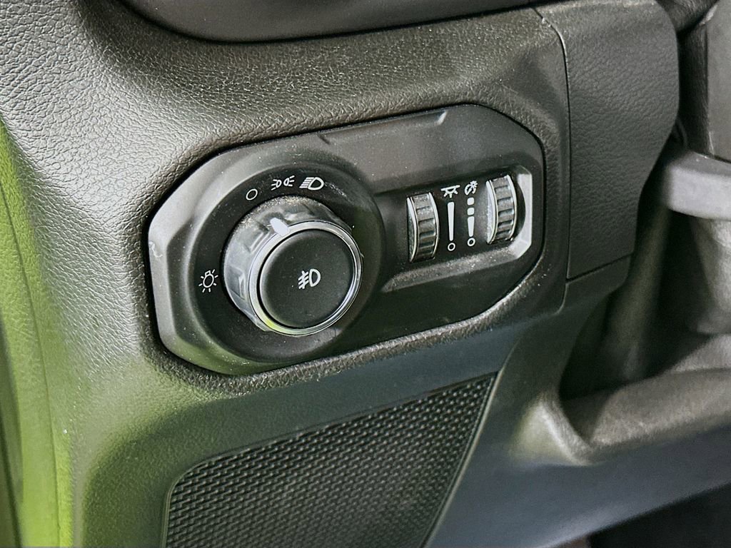 Certified 2021 Jeep Wrangler Sport image 18