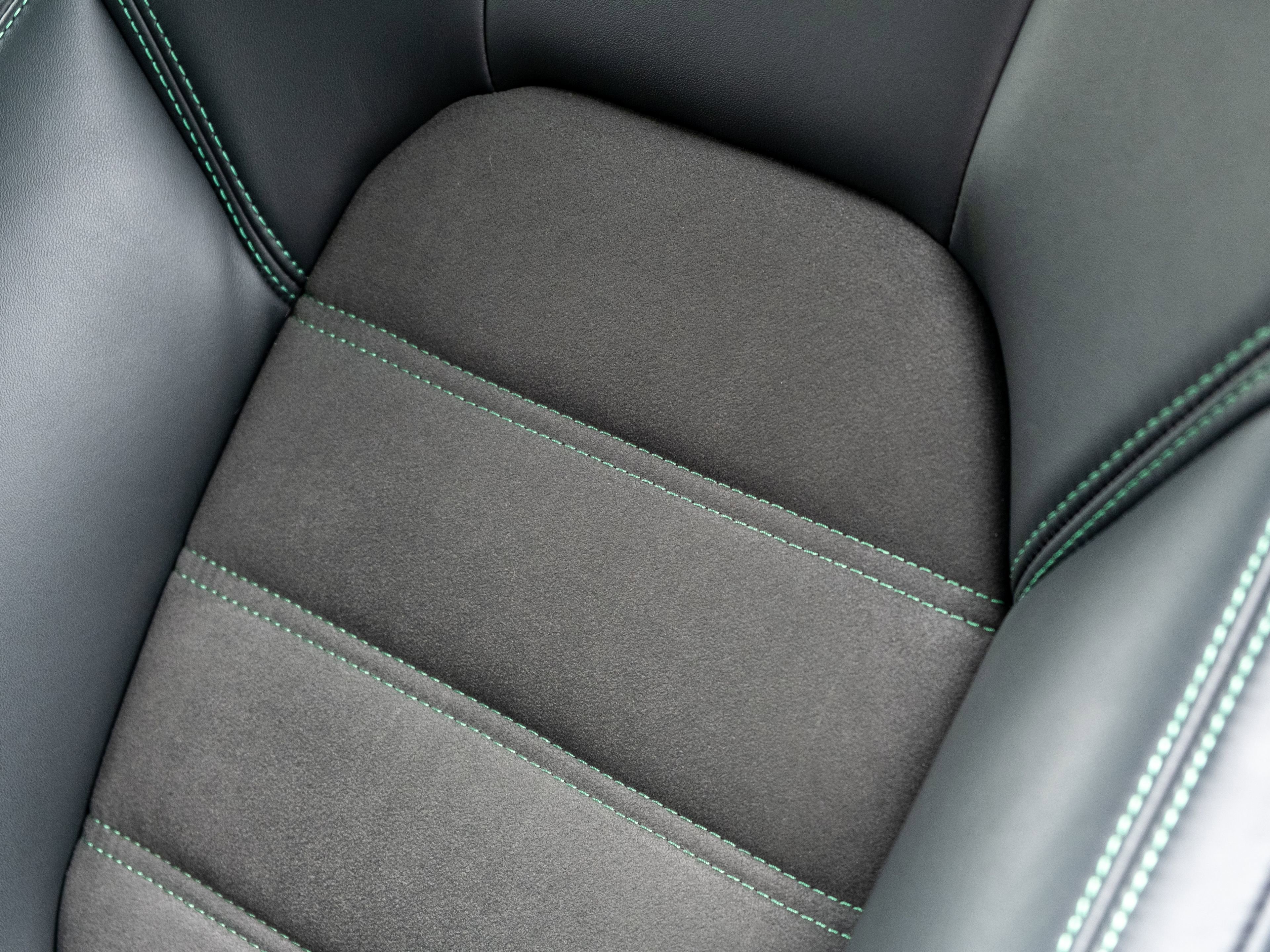 Certified 2025 Porsche Macan GTS image 25