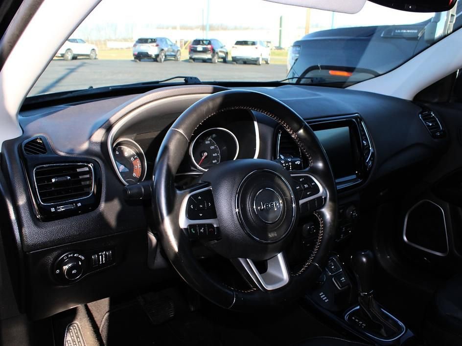 Used 2020 Jeep Compass Limited image 34