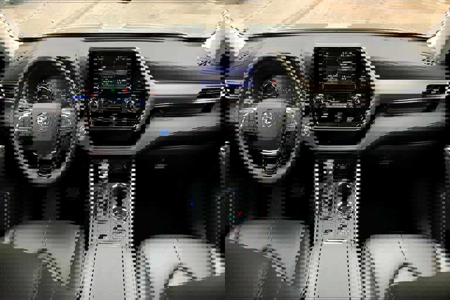 Used 2021 Toyota Highlander XLE image 16