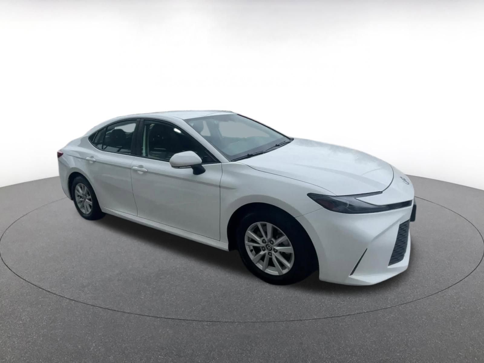 Used 2025 Toyota Camry LE video 2