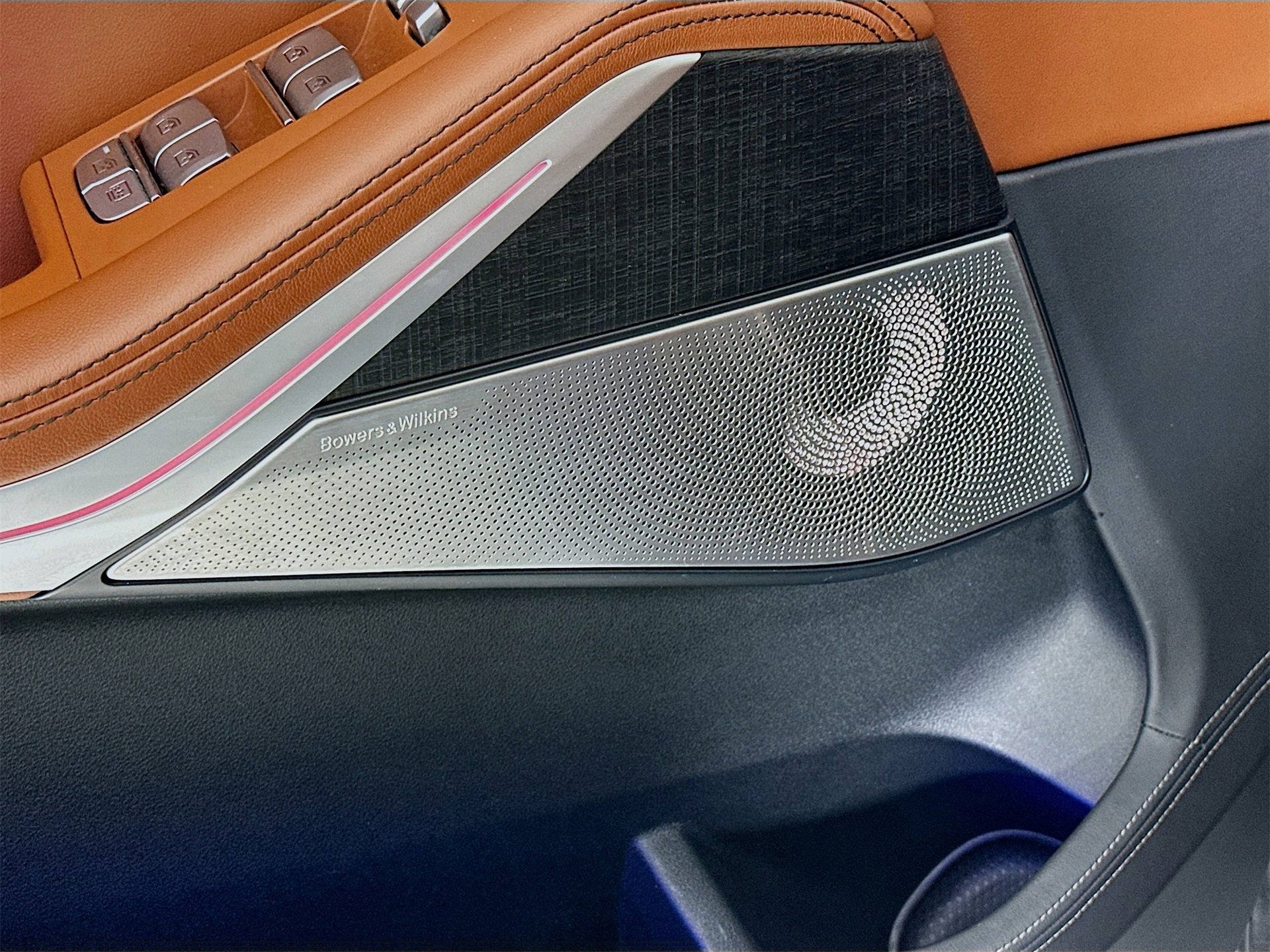 Used 2024 BMW ALPINA XB7 image 20