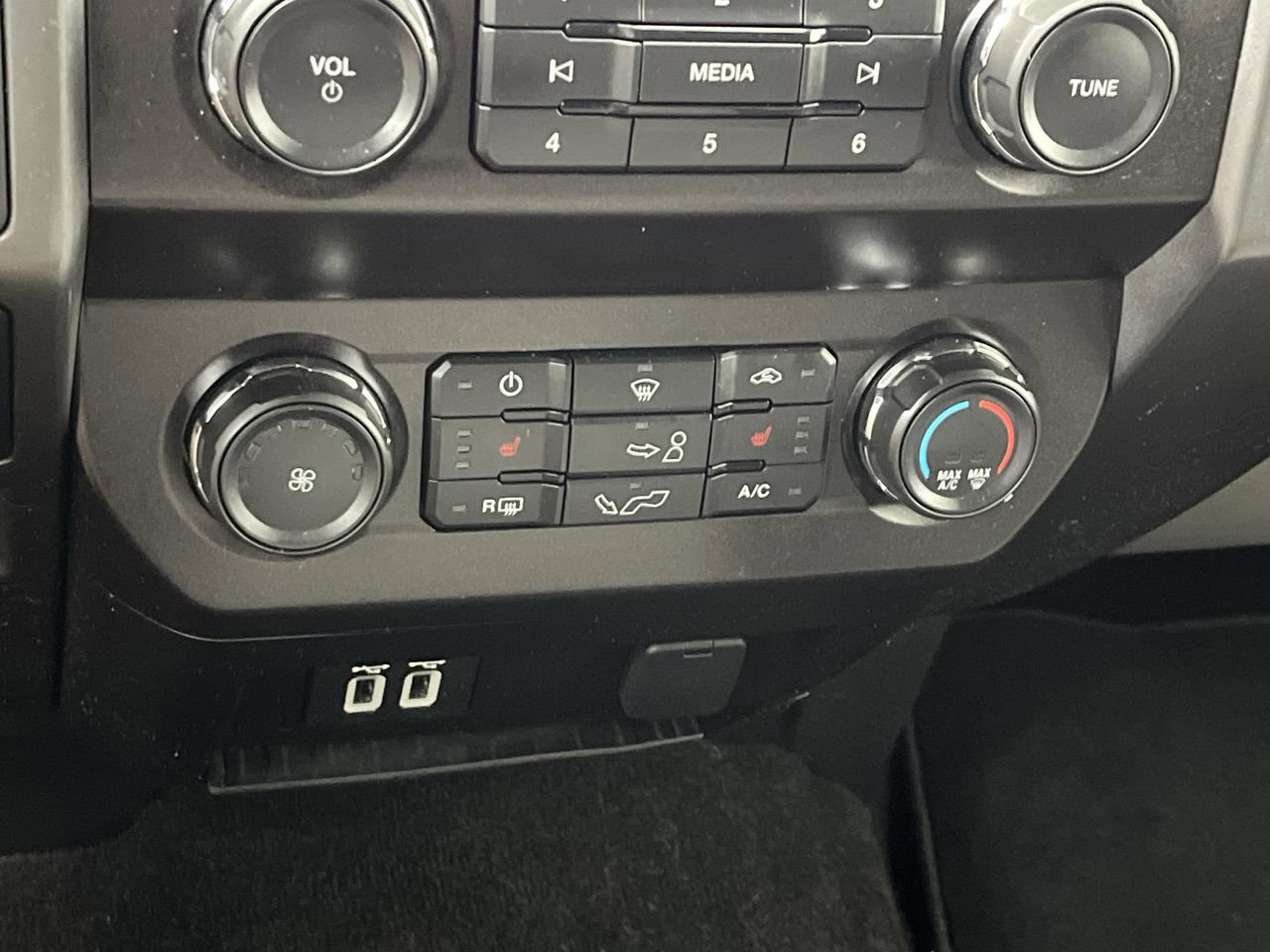 Used 2019 Ford F150 XLT w/ Equipment Group 302A Luxury AWD/4WD image 22