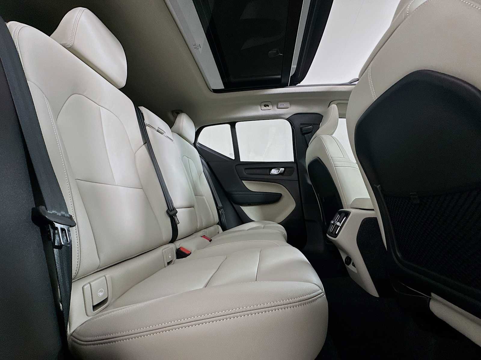 New 2026 Volvo XC40 B5 Ultra w/ Climate Package image 25