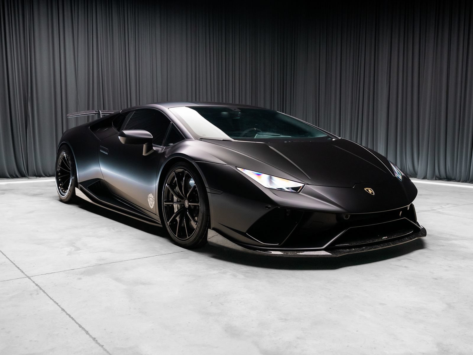 Used 2018 Lamborghini Huracan Performante AWD/4WD image 18