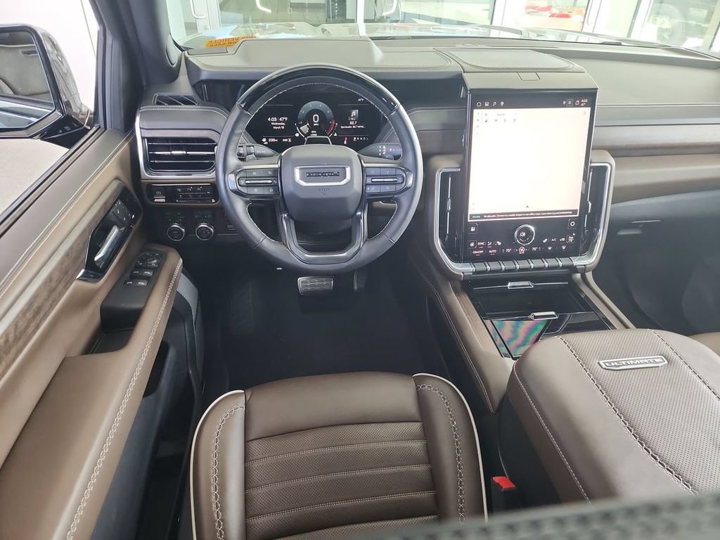 Certified 2025 GMC Yukon Denali Ultimate AWD/4WD image 10