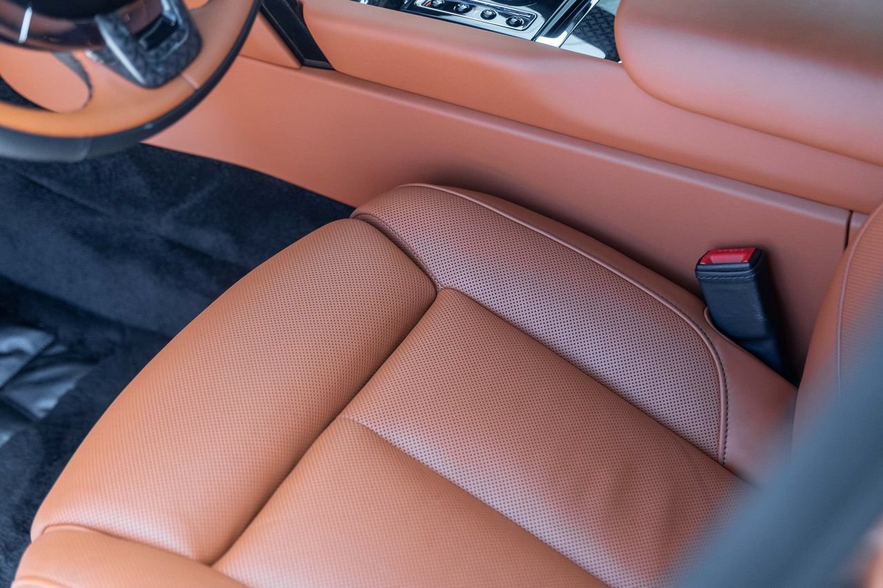 Certified 2025 Rolls-Royce Cullinan Black Badge w/ Leather Finishing Pack AWD/4WD image 20
