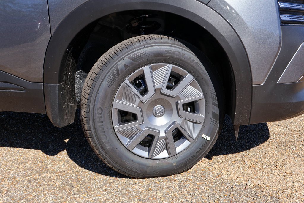 New 2026 Nissan Kicks S image 16