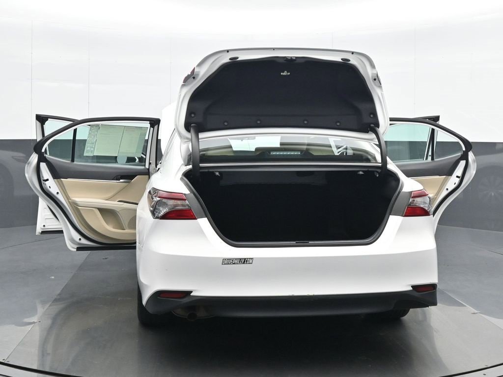Used 2022 Toyota Camry LE image 25