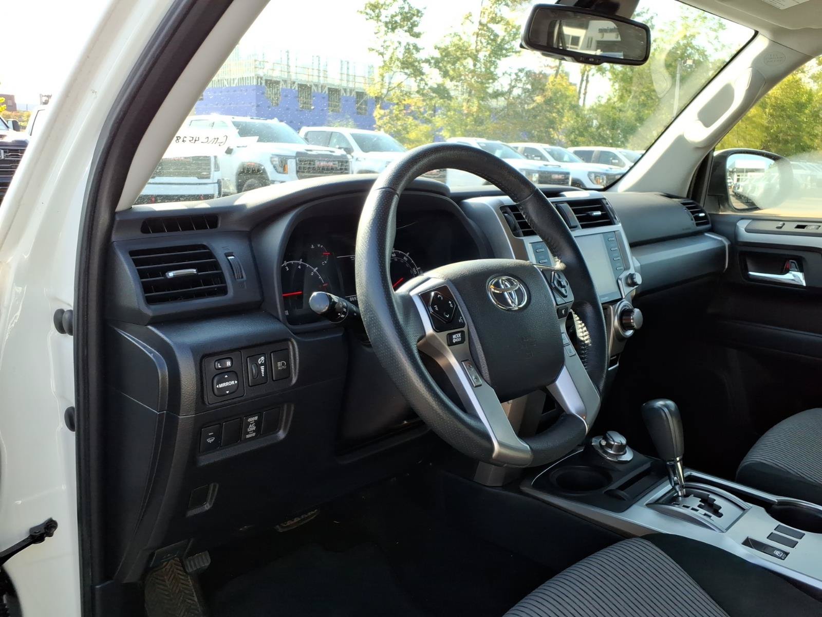 Used 2020 Toyota 4Runner SR5 AWD/4WD image 6