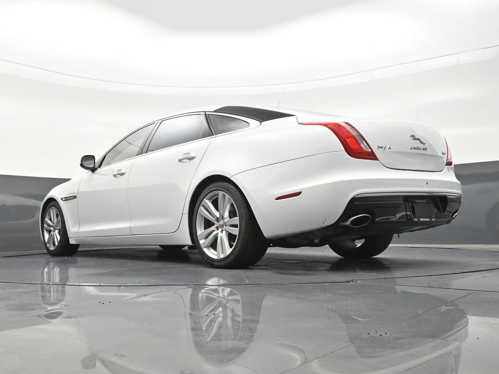 Used 2016 Jaguar XJ L Portfolio RWD image 25
