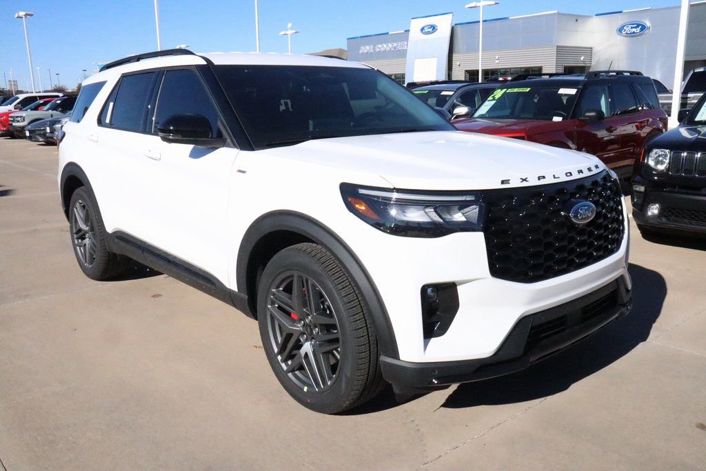 New 2026 Ford Explorer ST-Line w/ ST-Line Street Pack image 1