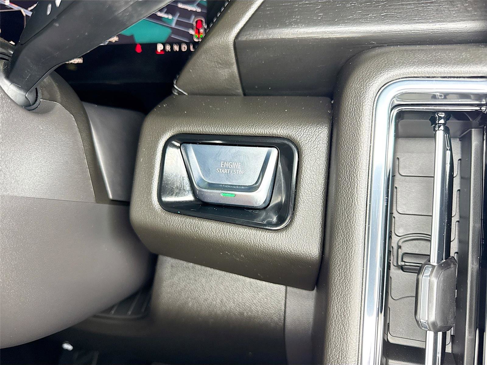 Used 2026 GMC Yukon Denali w/ Sun & Power Step Package AWD/4WD image 11