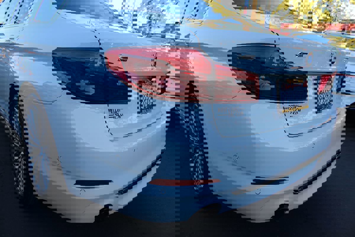 Used 2019 BMW 530i xDrive image 16