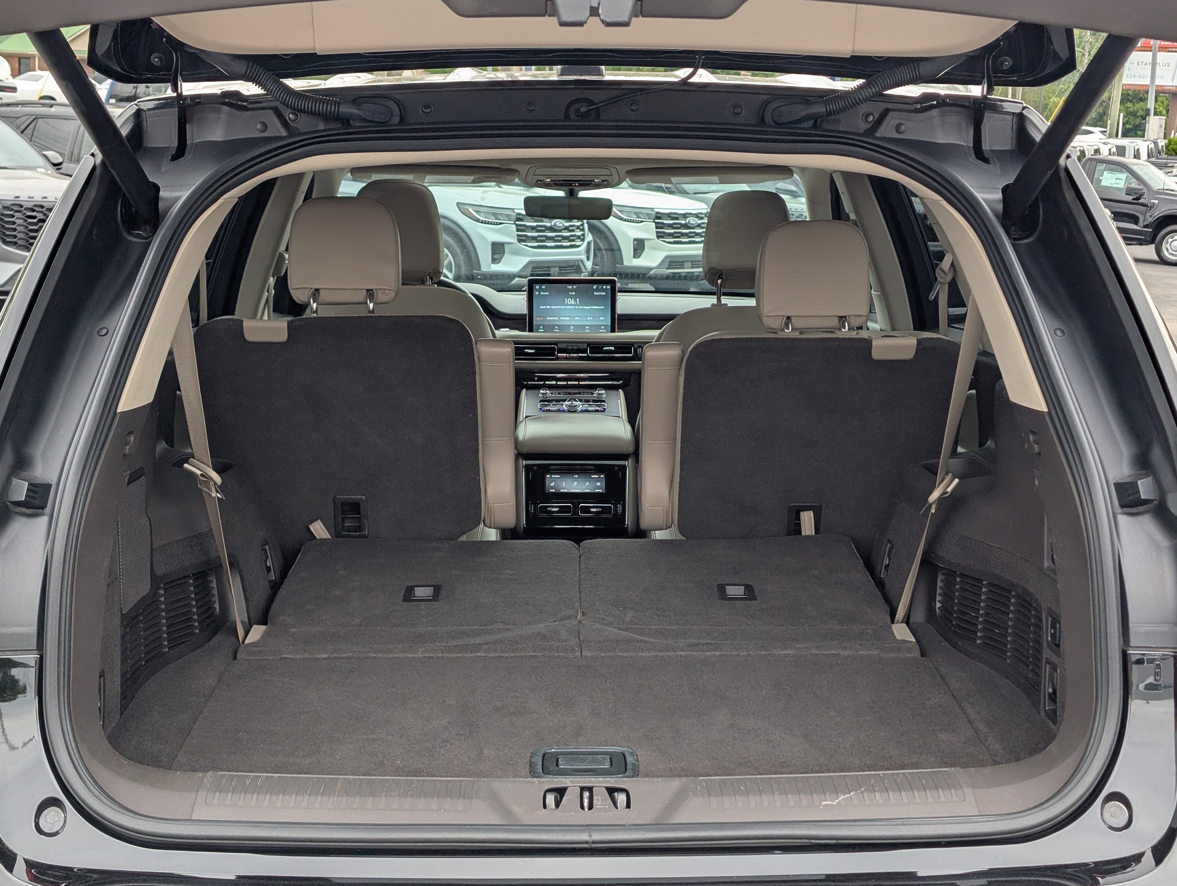 Used 2021 Lincoln Aviator Reserve w/ Elements Package Plus RWD image 11