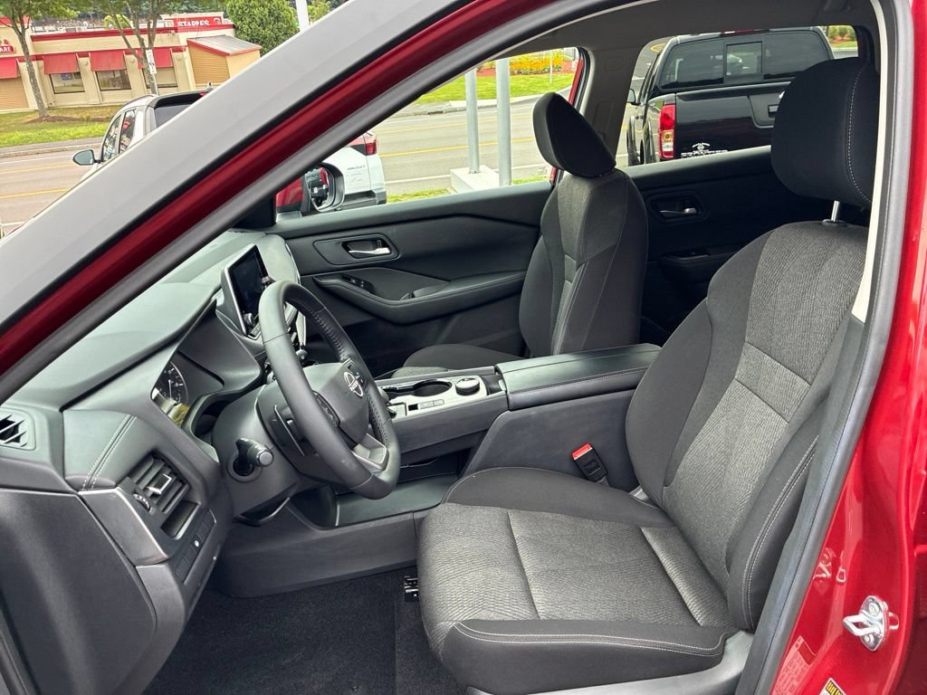 Certified 2026 Nissan Rogue SV AWD/4WD image 16