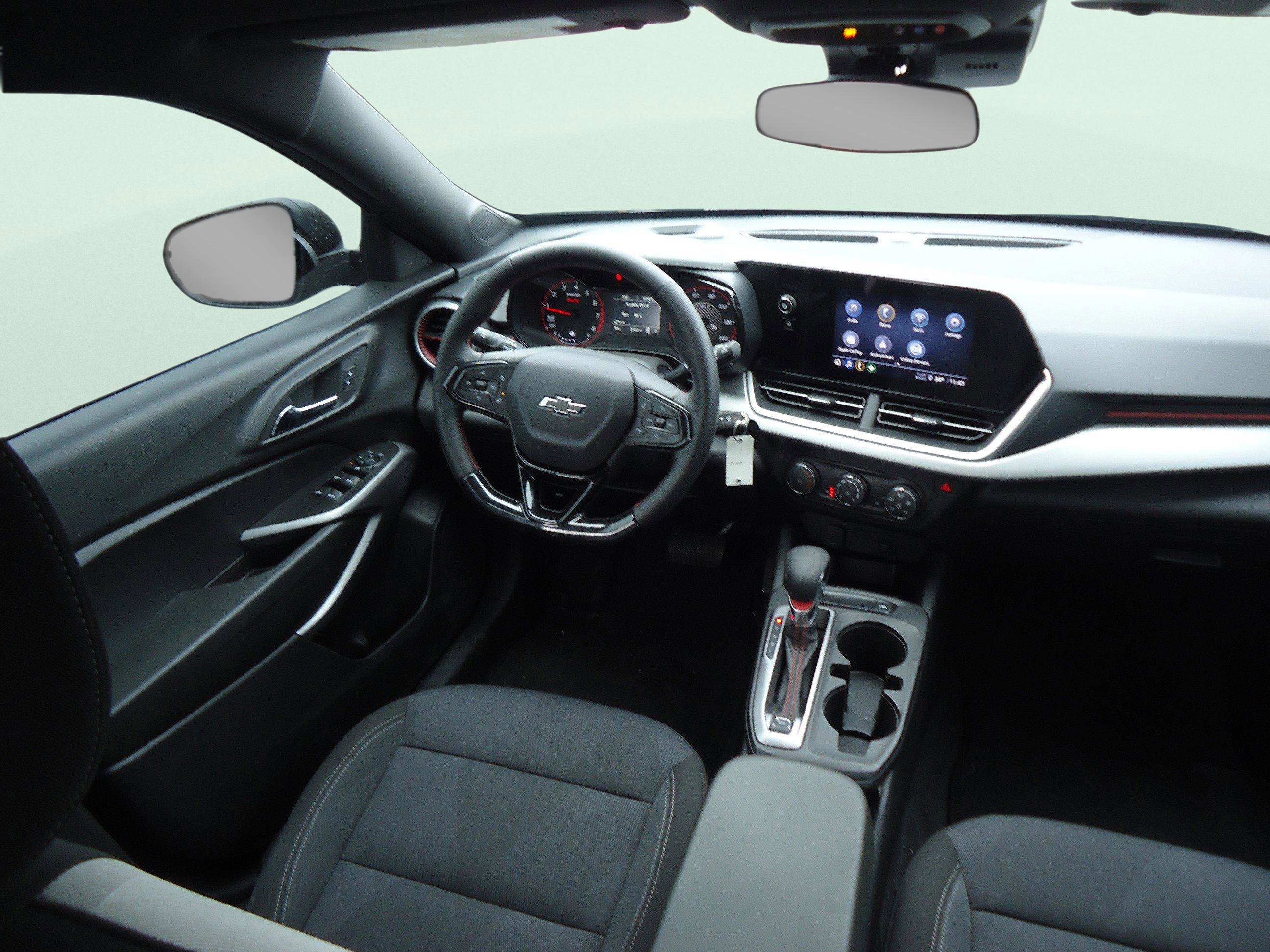 Used 2024 Chevrolet Trax RS image 11