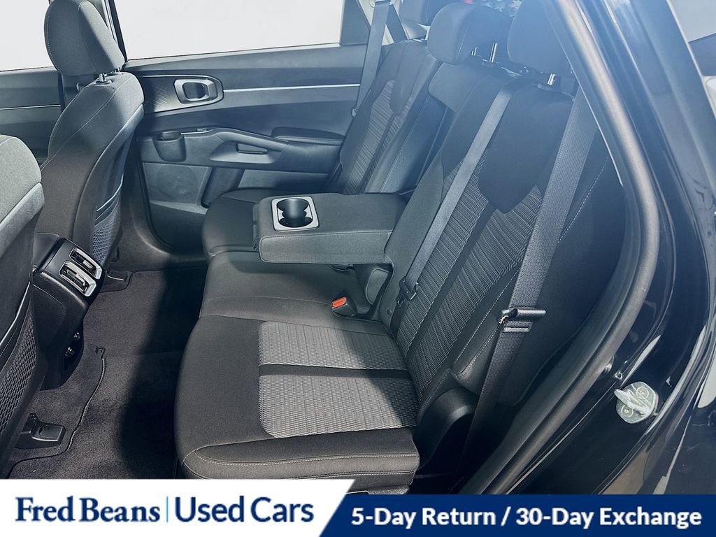 Used 2022 Kia Sorento LX image 16