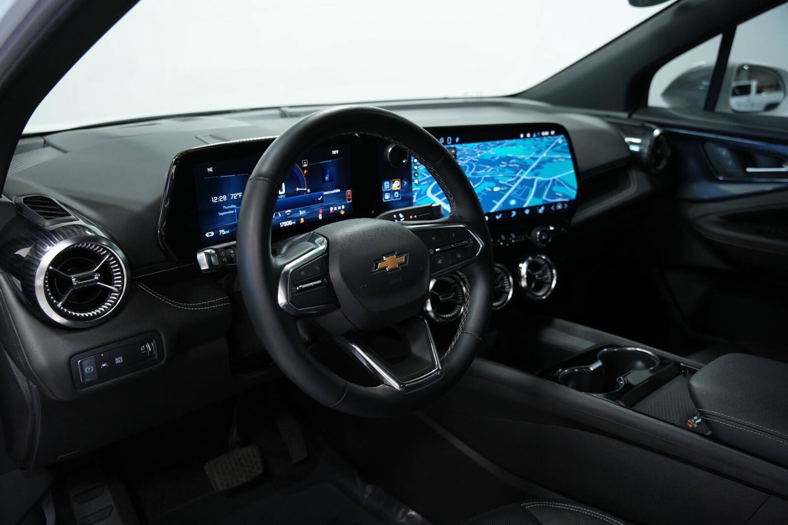 Certified 2024 Chevrolet Blazer EV LT AWD/4WD image 38