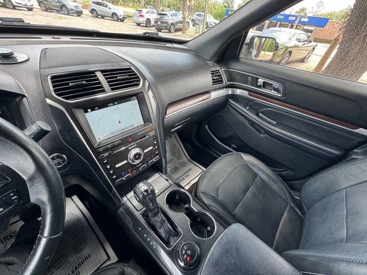 Used 2018 Ford Explorer Limited w/ Equipment Group 301A AWD/4WD image 19