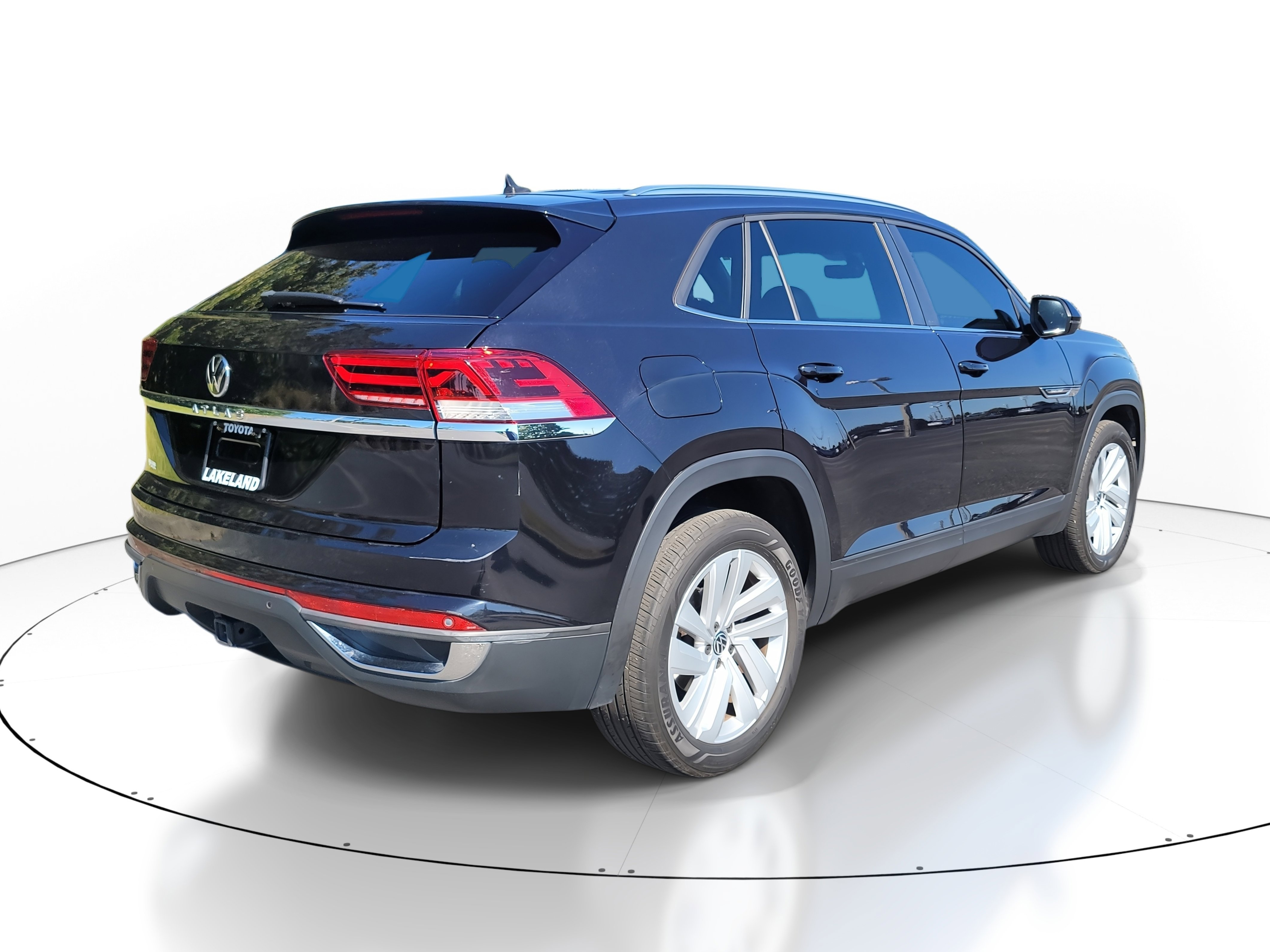 Used 2023 Volkswagen Atlas Cross Sport SE image 7