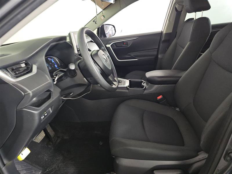 Used 2025 Toyota RAV4 LE AWD/4WD image 8