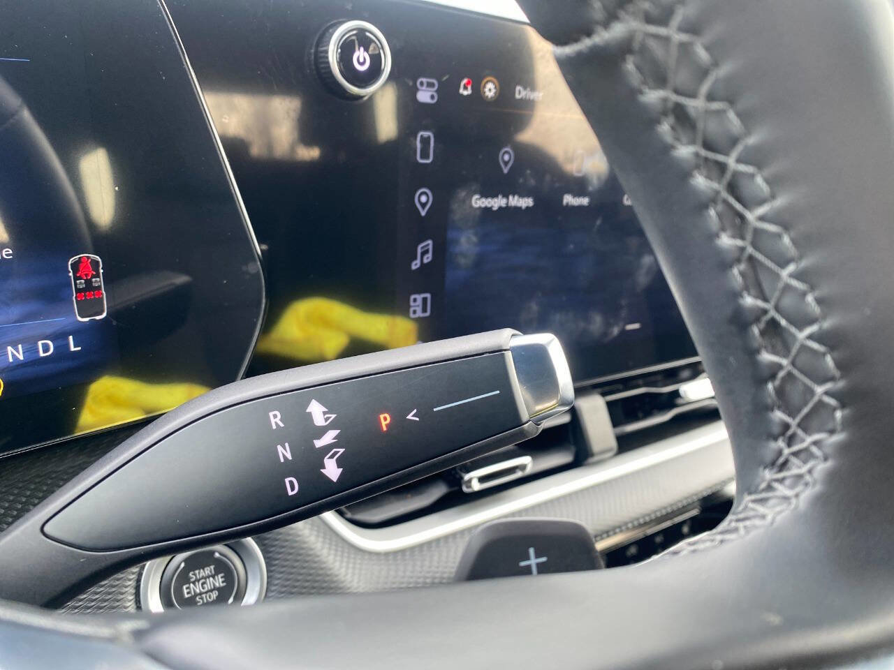 Used 2025 Chevrolet Equinox LT w/ Safety and Technology Package image 17