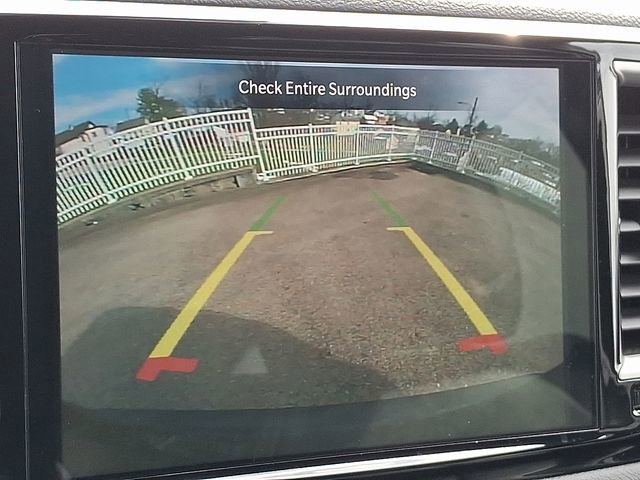 Used 2025 Chrysler Pacifica Select image 19