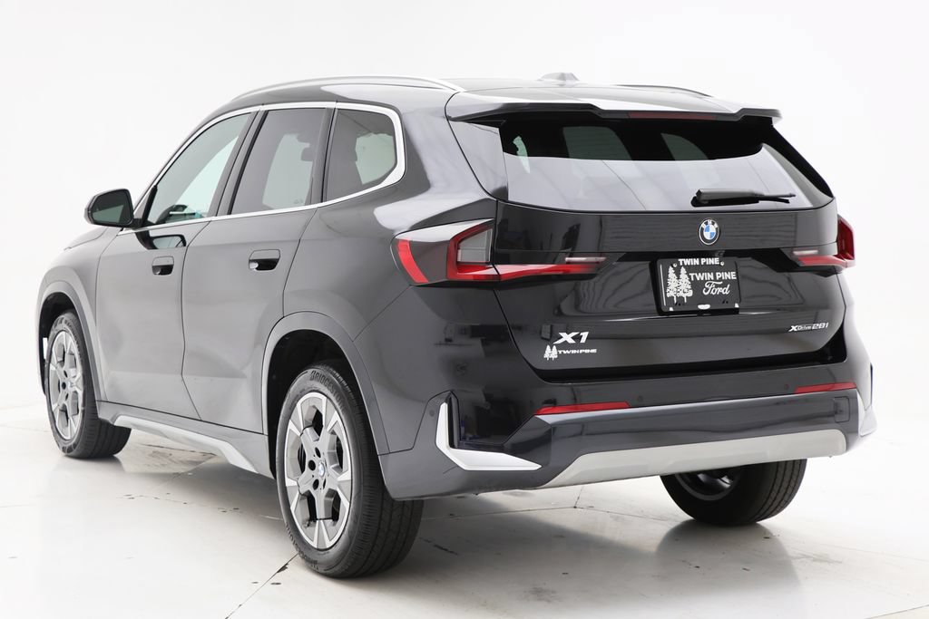 Used 2025 BMW X1 xDrive28i AWD/4WD image 6