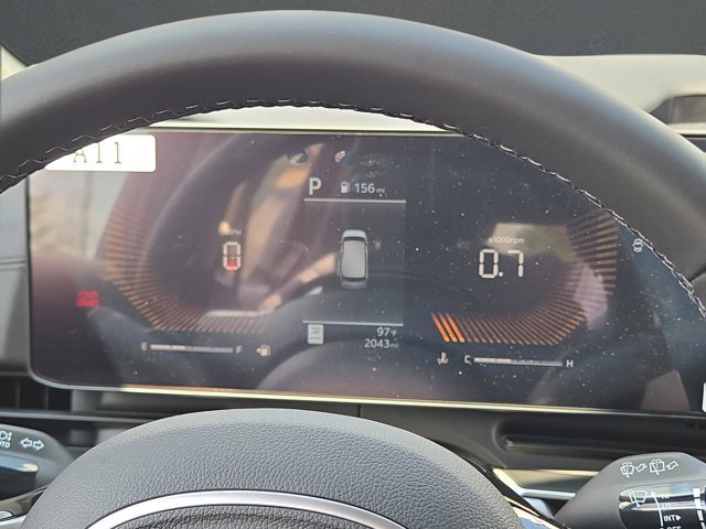 Used 2025 Kia Carnival FWD image 24