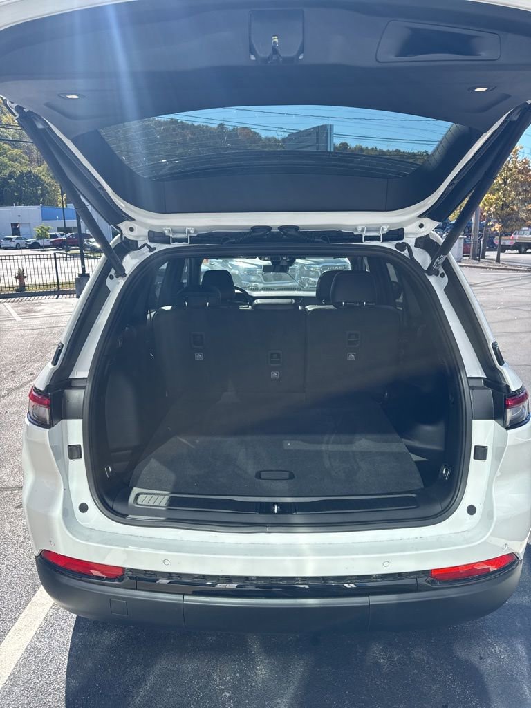 New 2025 Jeep Grand Cherokee Limited w/ Black Appearance Package image 6