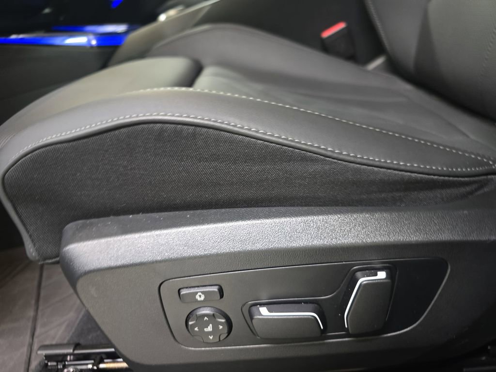 Used 2025 BMW X3 xDrive30i w/ Convenience Package image 28
