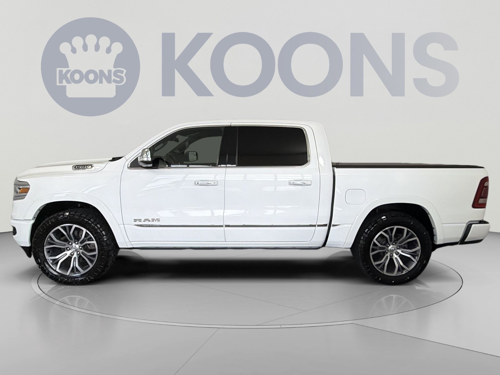 Used 2022 RAM 1500 Limited w/ Body Color Bumper Group AWD/4WD image 2