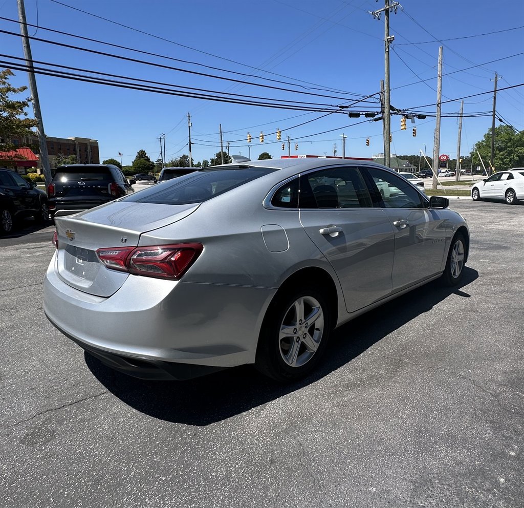Used 2022 Chevrolet Malibu LT image 4