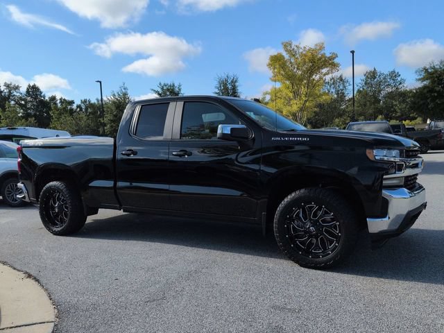 Used 2020 Chevrolet Silverado 1500 LT AWD/4WD image 2