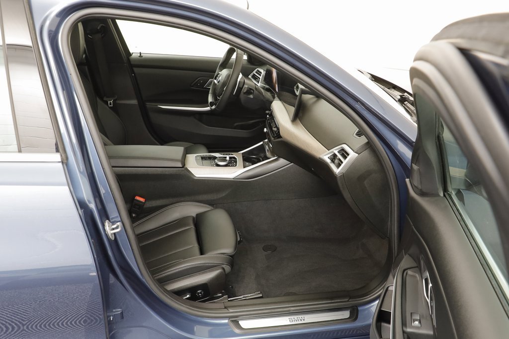 Certified 2025 BMW 330i xDrive Sedan image 20