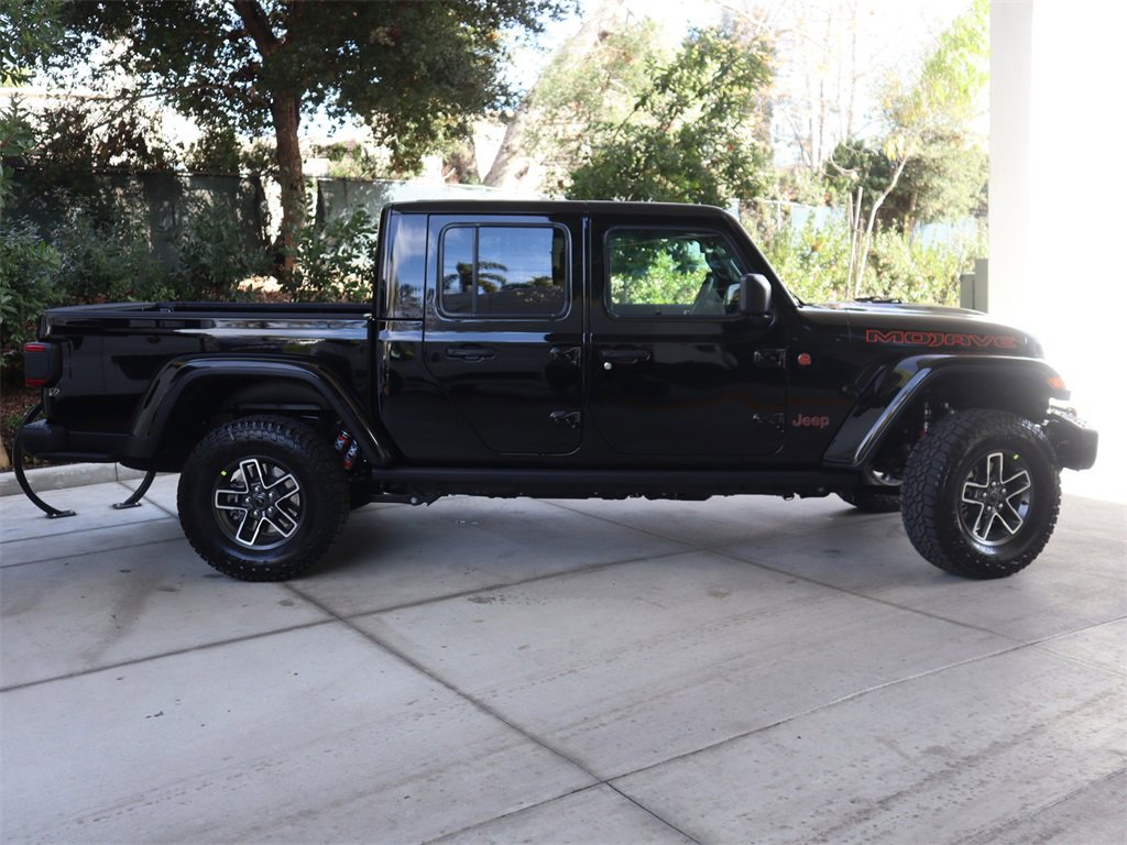 New 2025 Jeep Gladiator Mojave image 3