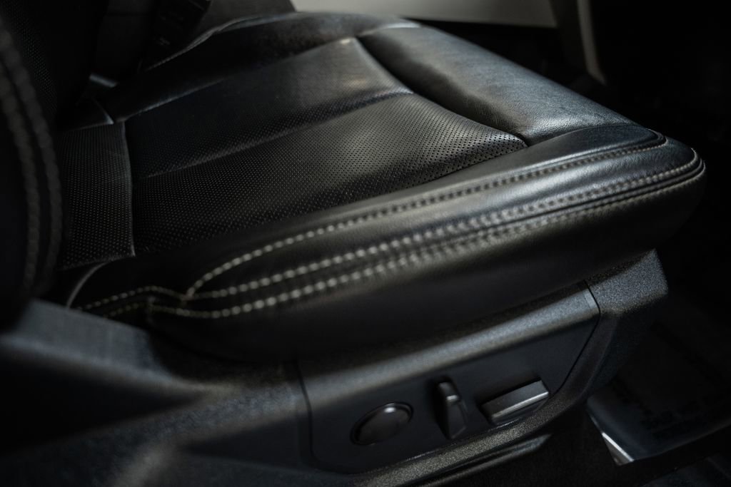 Used 2021 Ford F350 Lariat image 38