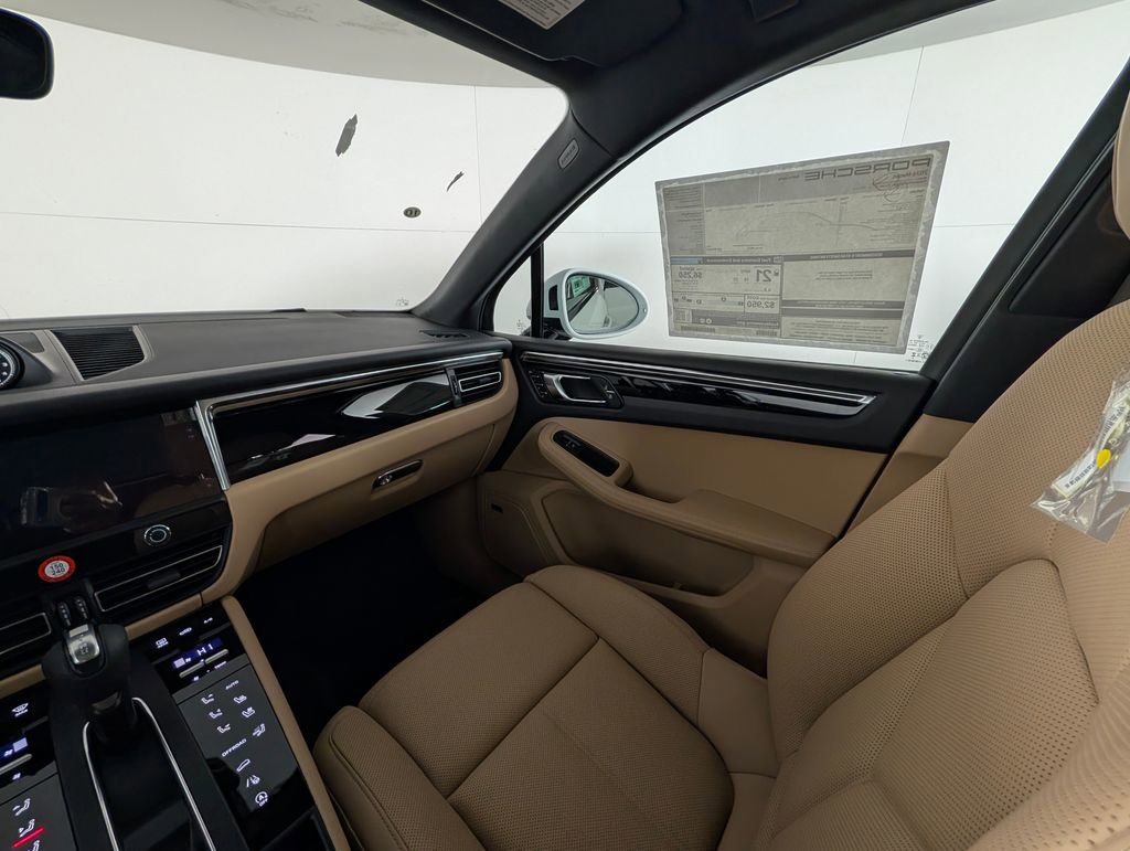 New 2026 Porsche Macan image 23
