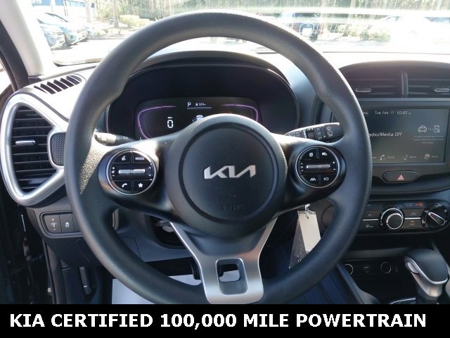 Certified 2025 Kia Soul LX w/ LX Technology Package image 11